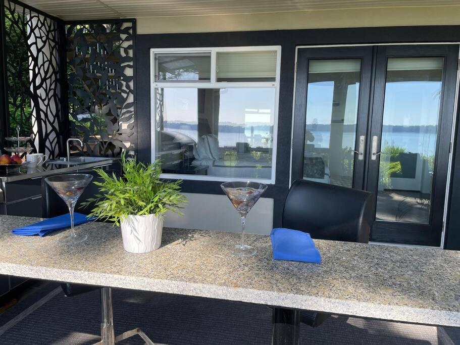 Saanichton Waterfront 2Br Suite With Superb Views Exterior photo