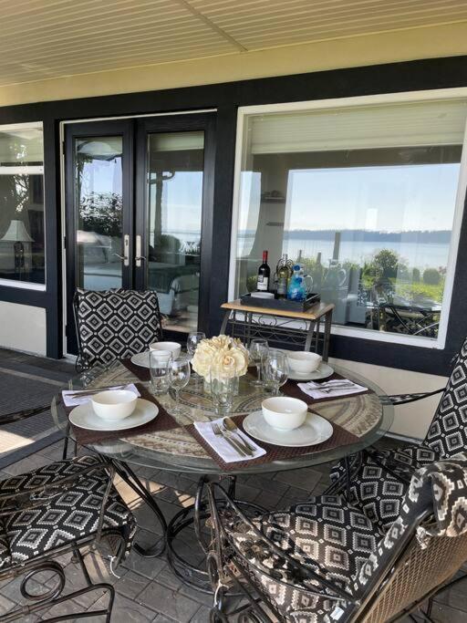 Saanichton Waterfront 2Br Suite With Superb Views Exterior photo