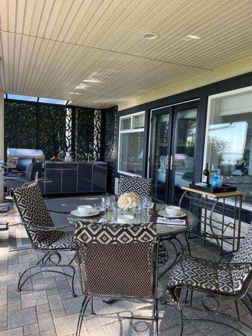 Saanichton Waterfront 2Br Suite With Superb Views Exterior photo